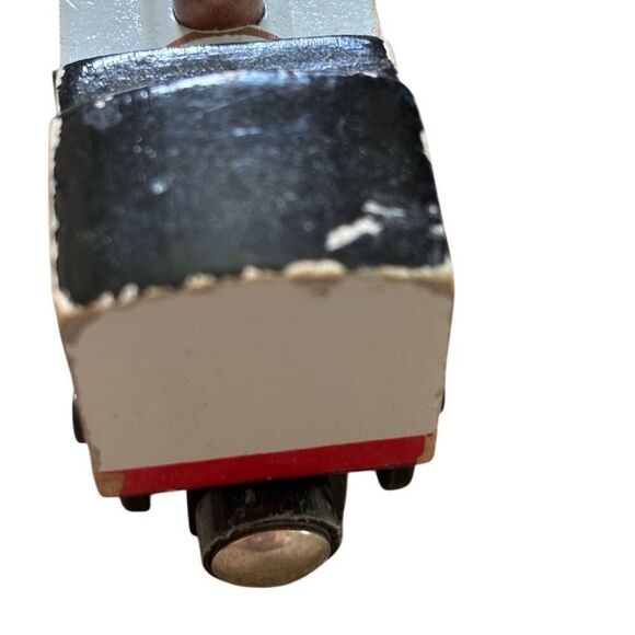 Thomas & Friends Wooden Railroad Fearless Freddie - Picture 8 of 10